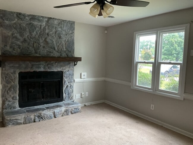 216 Burlie Ct
