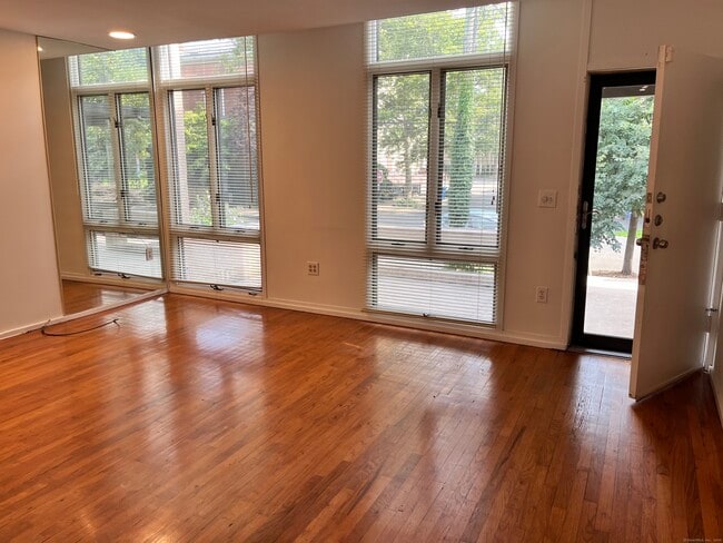 Photo - 285 Greene St Unidad 285