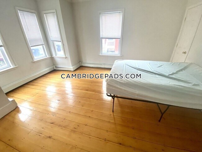 Photo - 18 Fiske Pl Unidad 12