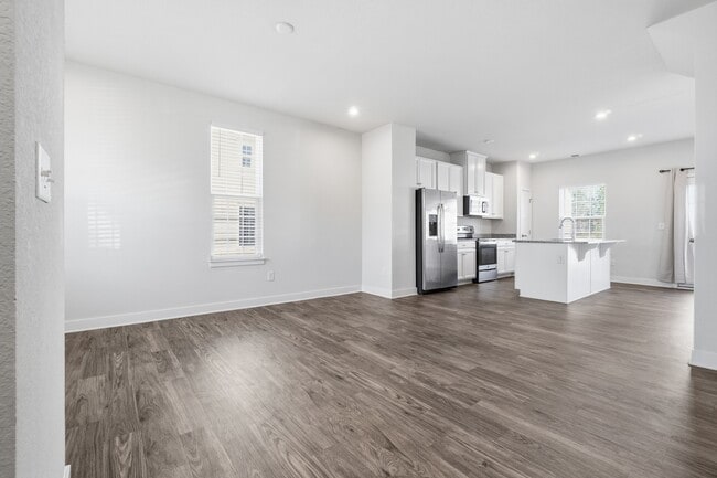 Photo - 266 Foxglove Dr