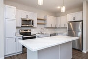 2BR, 2BA - 1015SF - Cocina