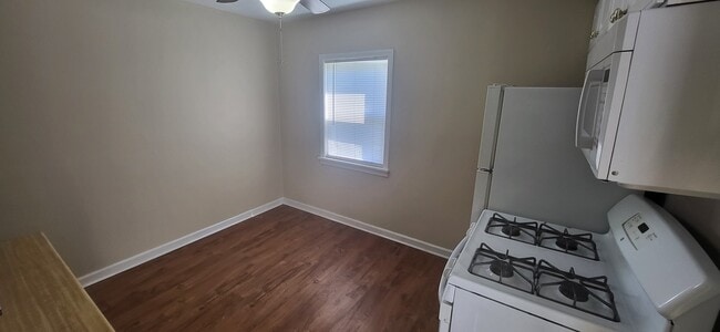Photo - 2656 Center St