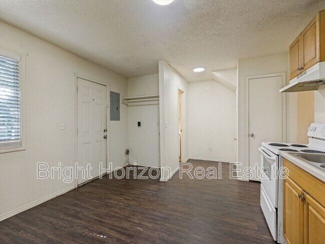 Photo - 1408 Arvel Cir Unit C