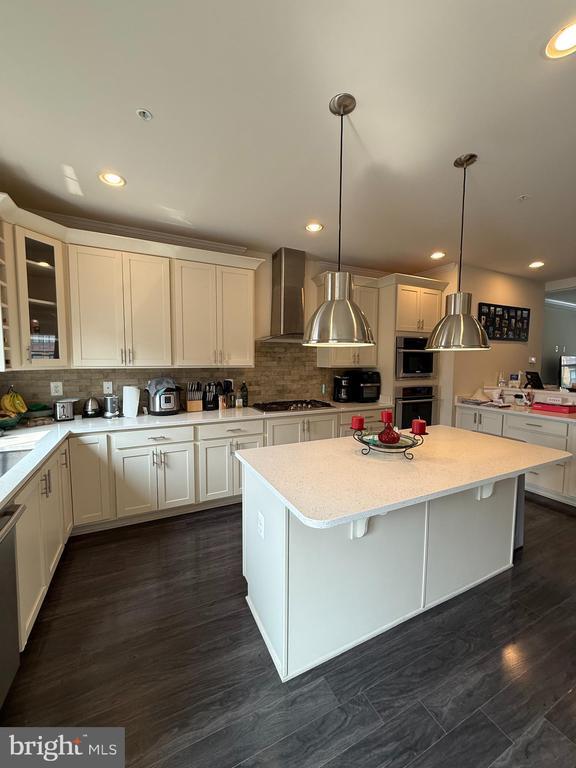 Photo - 189 Green Poplar Loop