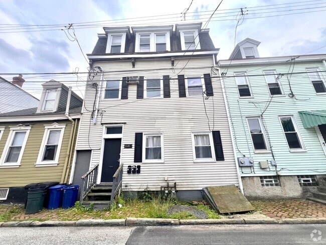 Building Photo - 1141 Brabec St Unit 2 Rental