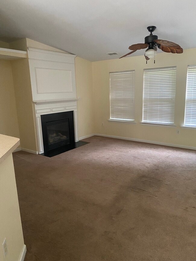Photo - 300 Southmen Ln