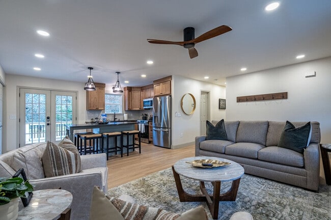 Building Photo - 29 Jennifer Ln