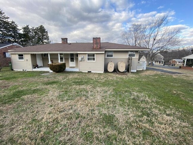 Photo - 1012 Julian Dr