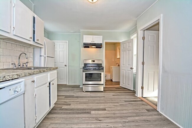Photo - 611 N Main St Unit 2