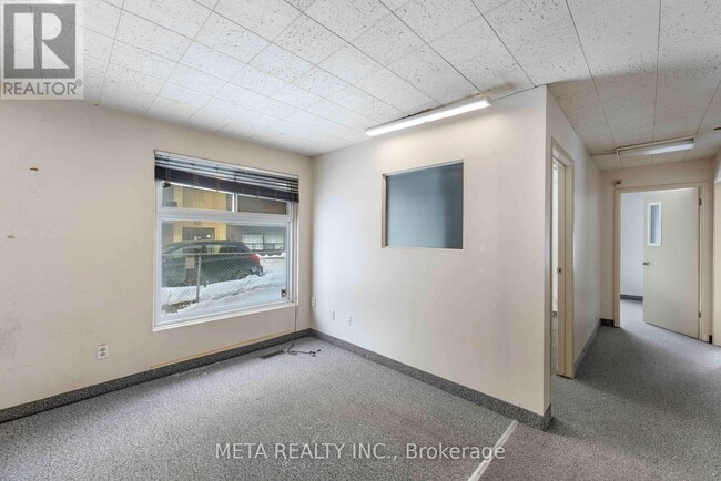 Photo - 1641 Victoria Park Ave Unit 4