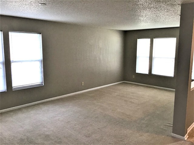 Photo - 10761 Parker Dr