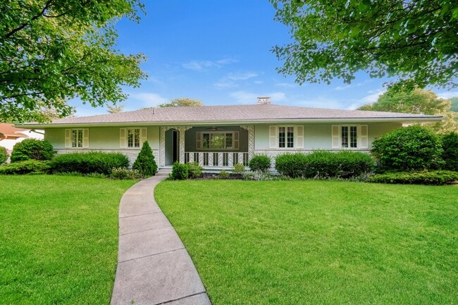 Building Photo - 9548 Brookside Dr