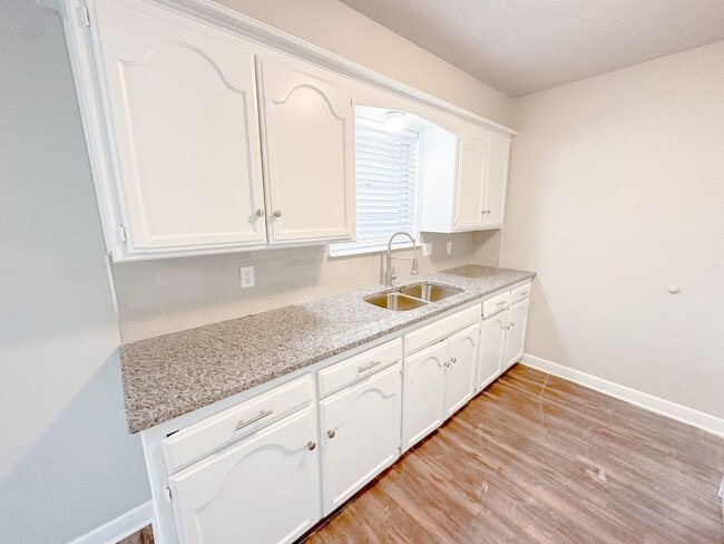 Photo - MOVE IN SPECIAL!  Beautiful 3 Bedroom - 1....