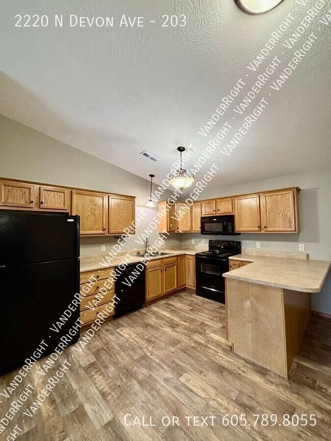 Photo - 2220 Devon Ave Unit 203