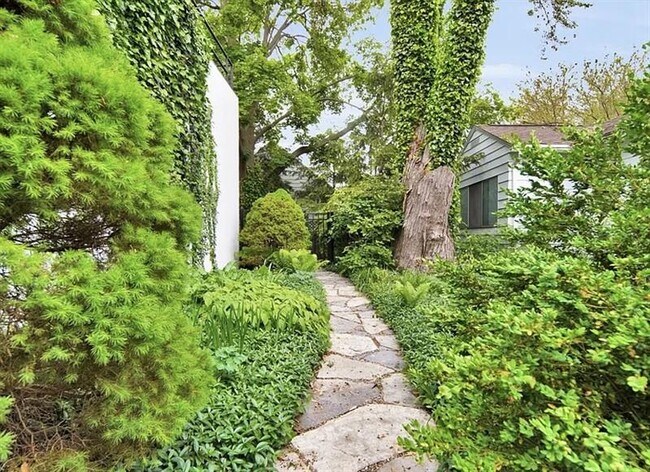 Photo - Exquisite Grand Homes