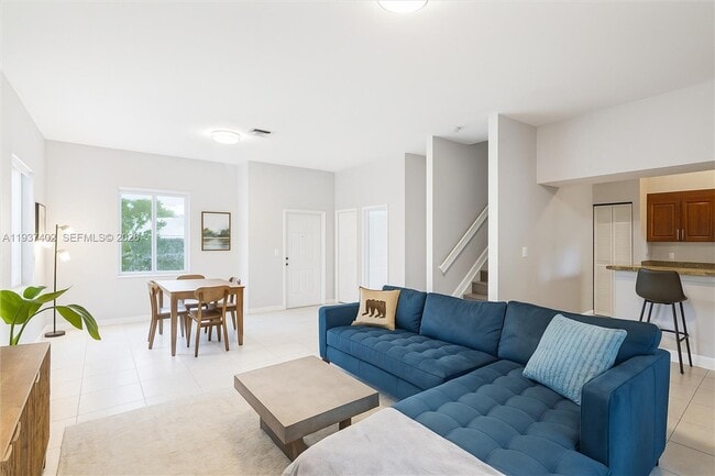 Photo - 2730 SW 26th St