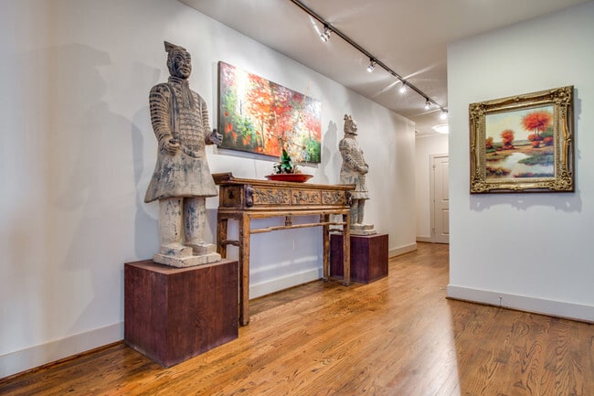 Photo - Downtown Luxury Lifestyle Unit OPP2
