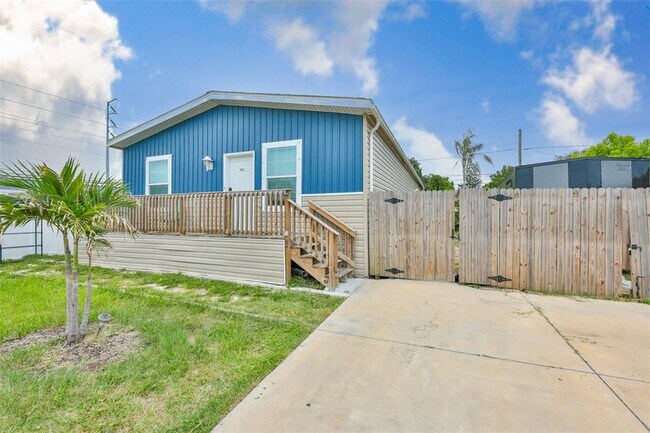 Photo - 1169 8th Ave NE