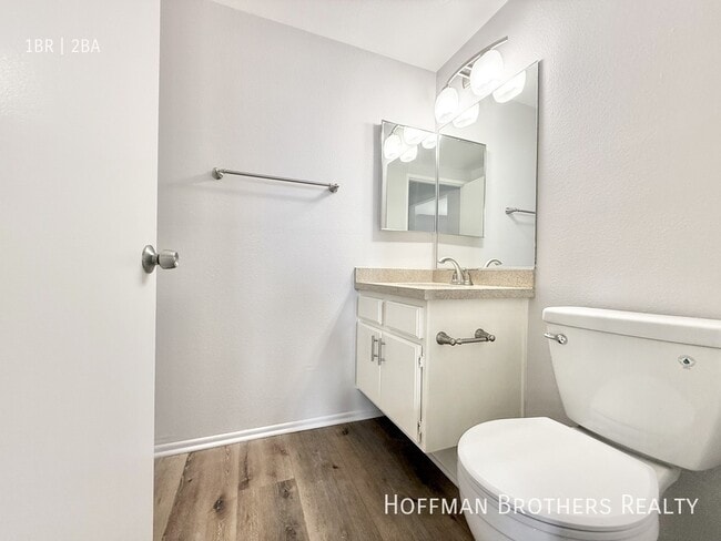 Photo - 3759 S Canfield Ave Unit 302