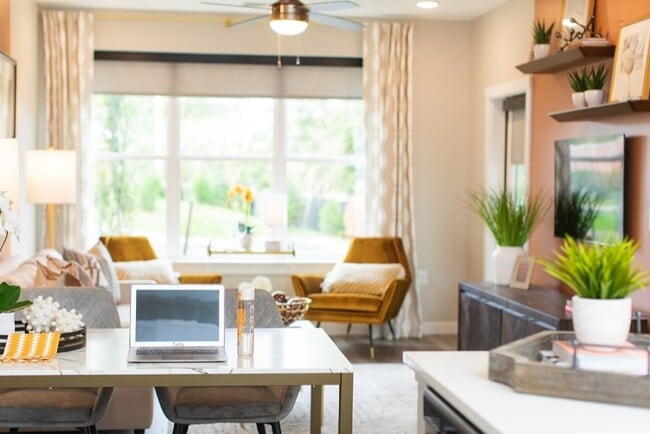 Modelo de sala de estar (A1M1) - The Yards at Malvern