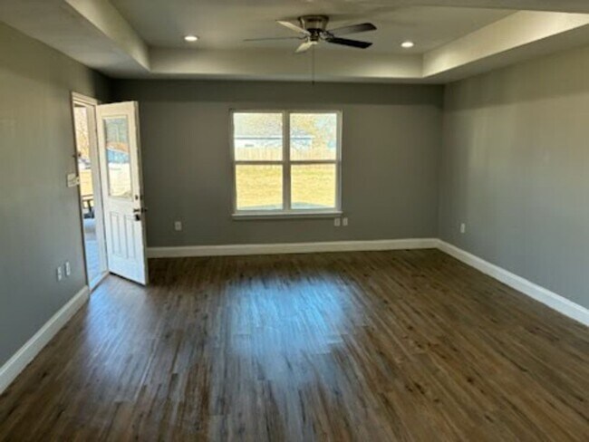 Photo - 1707 Clark St