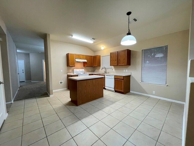 Photo - 376 Spruce Dr