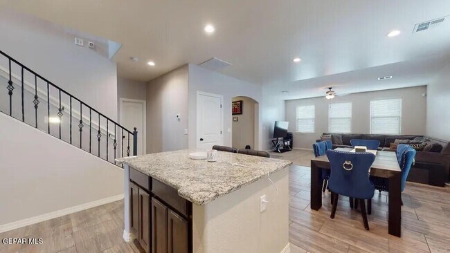 Photo - 3270 Mansour Farah St