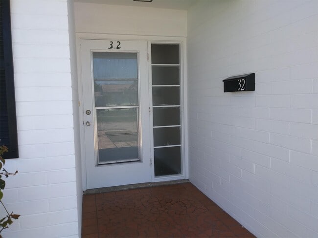 Photo - 32 Oakview Cir