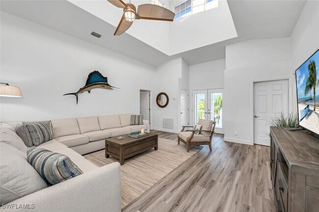 Photo - 2736 Gulfview Dr