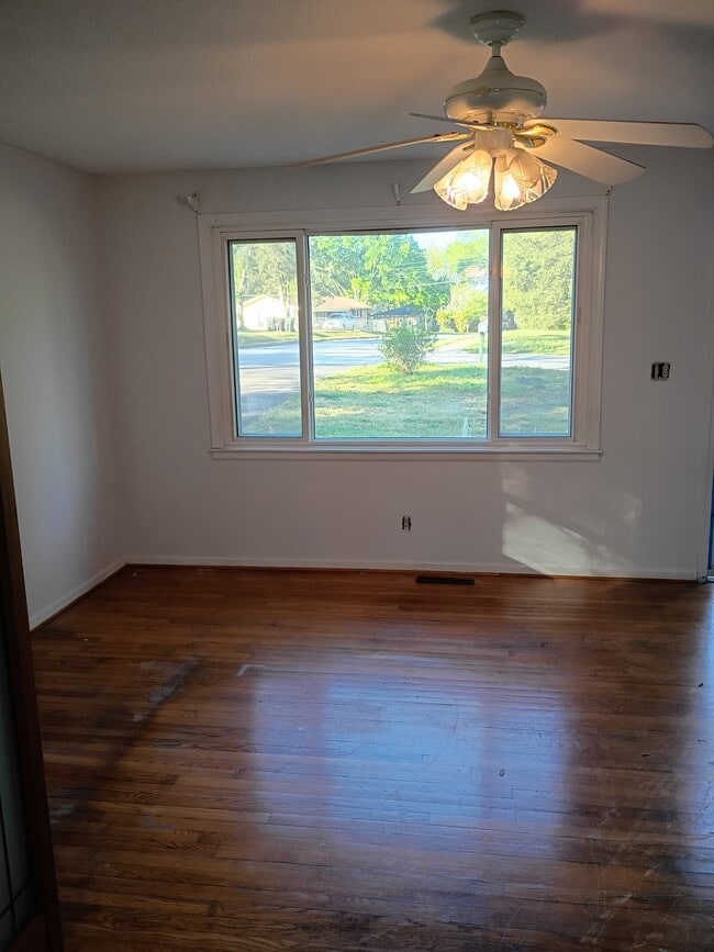 Photo - 1502 Woodhaven Rd