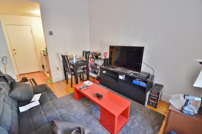 Building Photo - 11 Symphony Rd Rental