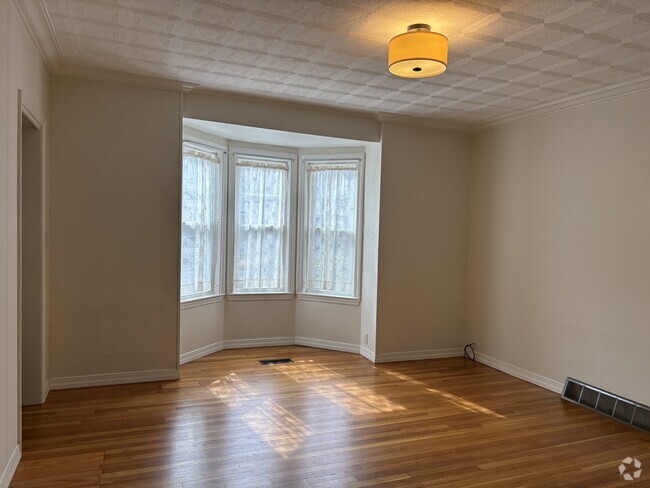 Building Photo - 189 N Main St Rental