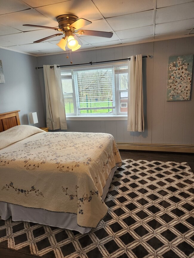 Photo - 2460 US Route 5 N