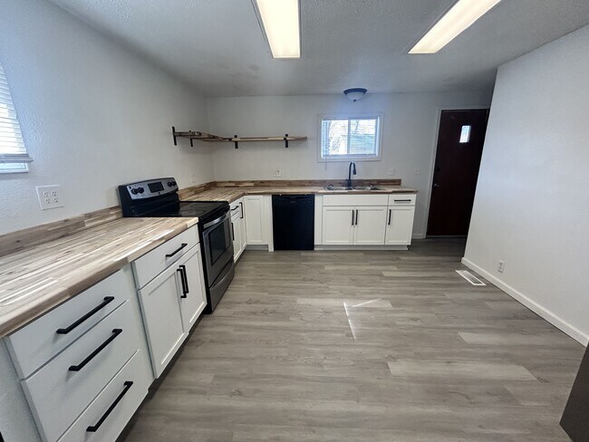 Photo - 924 Murphy Ave