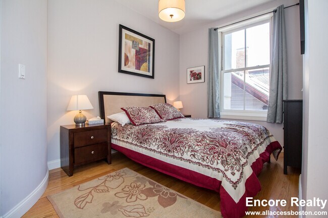 7 Harvard Sq Unit 5C