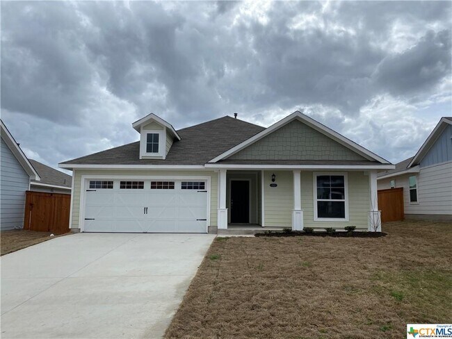 Photo - 132 Lyndon Dr House
