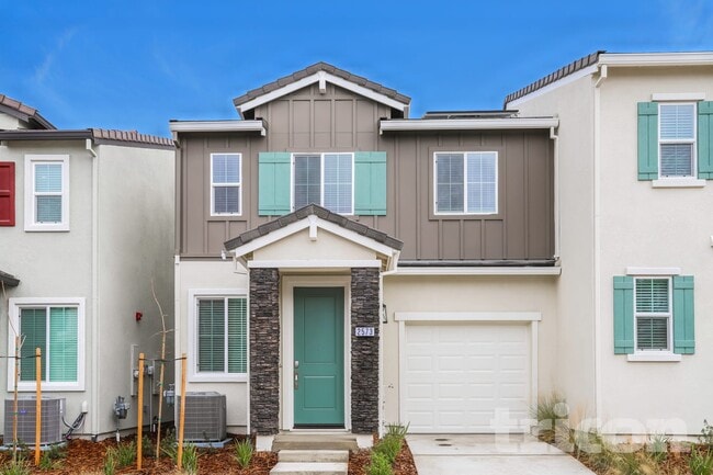 Building Photo - 2573 Gold Brk St