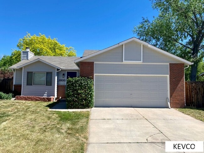 Building Photo - Spacious Home with Big Backyard