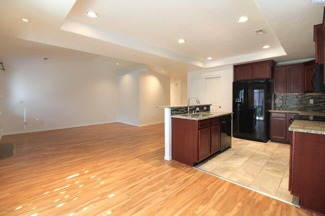 Photo - 3 bed/2 bath South Richland Rambler