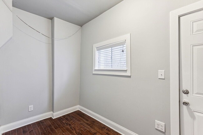 Photo - 2928 W Oxford St