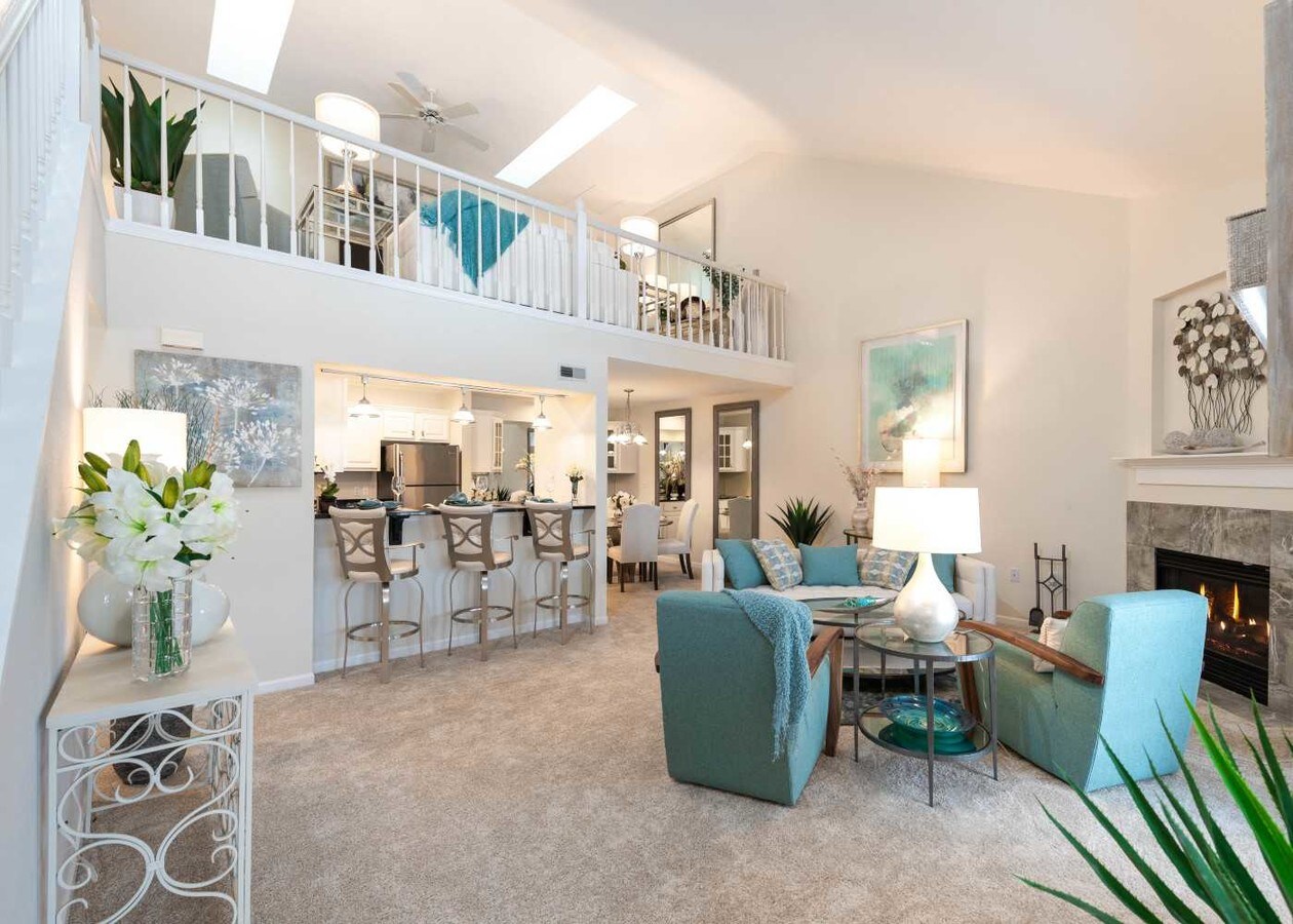 Canterbury Crossing Apartments For Rent In Brookfield