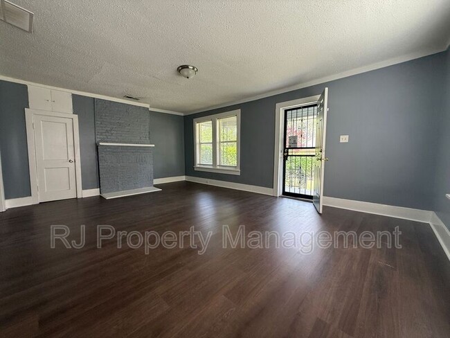 Photo - 425 Carpenter St