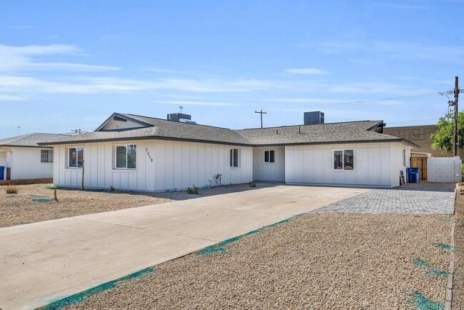 Photo - 6 BED/4 BATH Complete remodel with backyard pool & bar