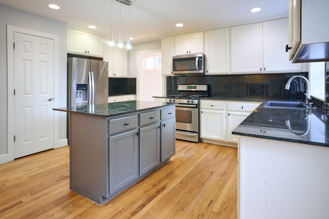 Photo - 10028 124th Ave NE