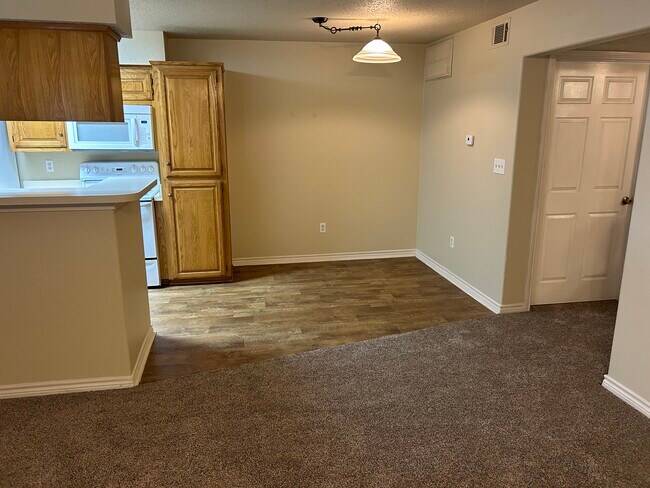 Dining Area - 112 Tawakoni Trl Unit 107