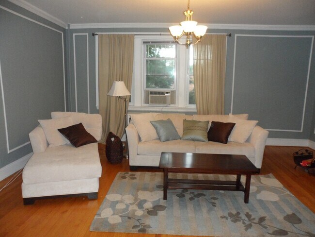 Photo - 10 Lanark Rd Unit 4
