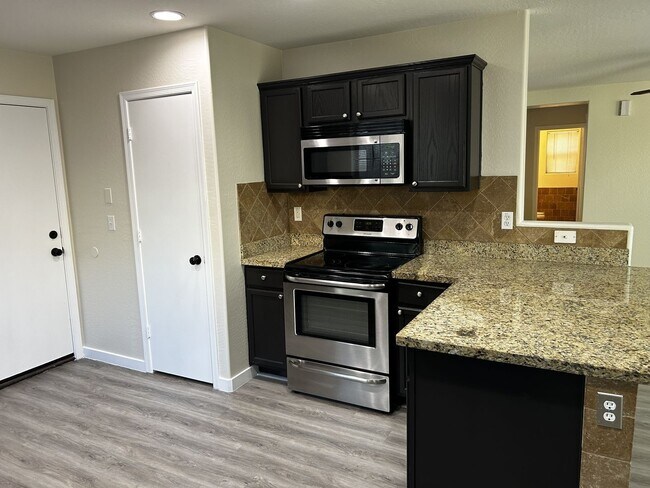 Photo - 18336 W Hayden Dr