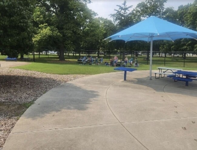 Photo - VIDEOTOUR: Across from Joannes Park and Aquatic Center! PETS WELCOME