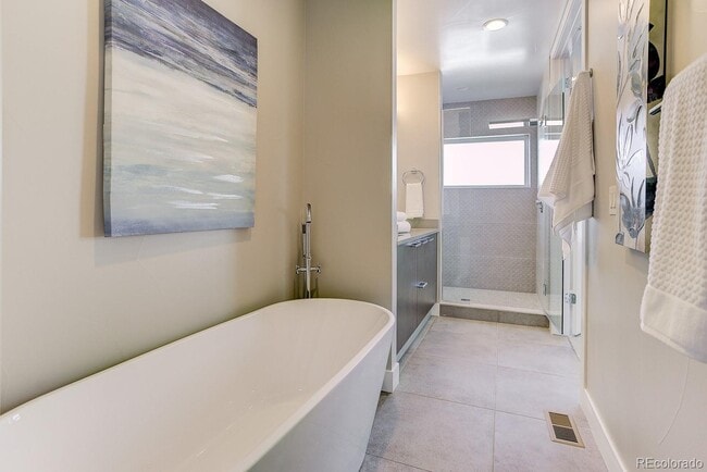 Photo - 1751 W 40th Ave