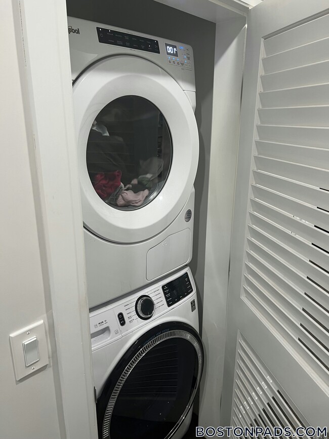 Photo - 7 Strathmore Rd Unit 3